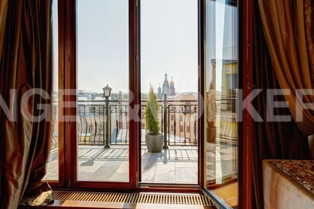 Миллионная, 12 – жемчужина классики с панорамным видом на исторический Петербург