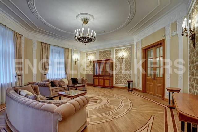 Наб. реки Фонтанки, 54 – классика в Толстовском доме