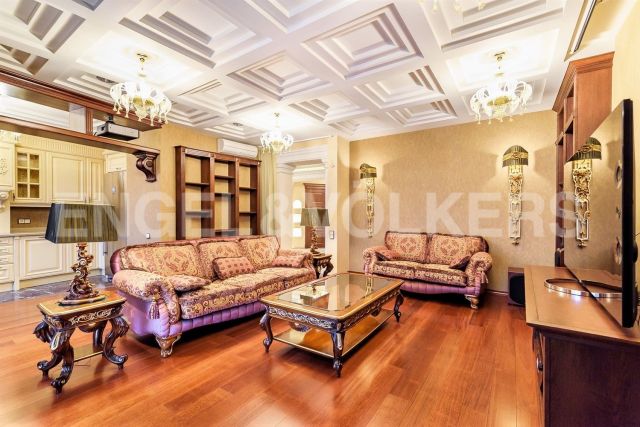 Воскресенская наб.,4 - средиземноморский стиль на берегу Невы