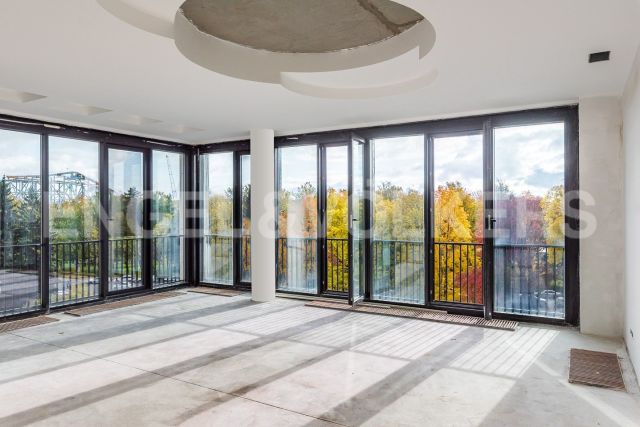 наб. Мартынова, 74 – панорамный вид на парк