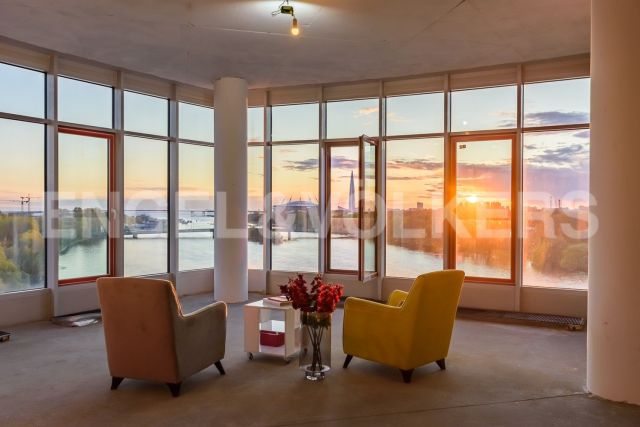 Клубный дом «Мальта» – супер-видовая квартира с панорамными окнами и собственным лифтом