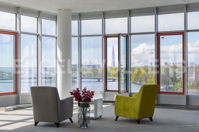 Клубный дом «Мальта» – квартира с прямым панорамным видом на воду из всех комнат