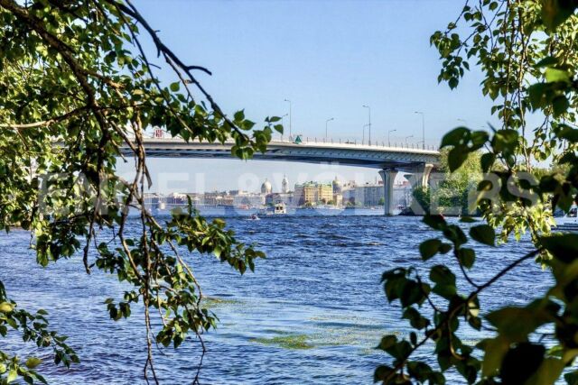 Петровский пр., 24 – близость к центру и вид на водную гладь