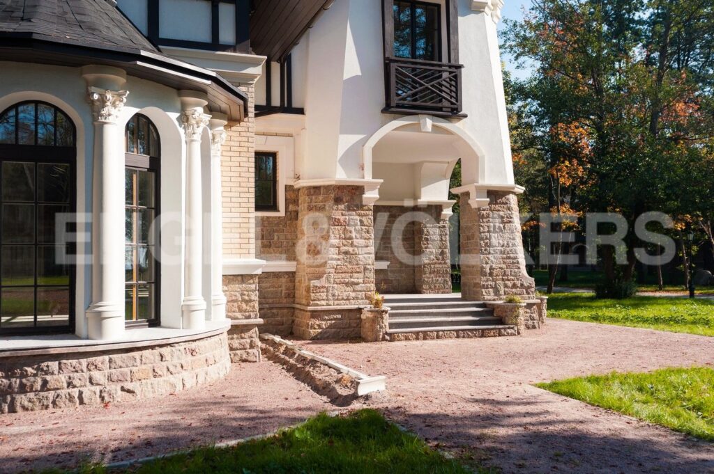 2-я Пляжевая улица, д. 1, лит. Е Главный вход