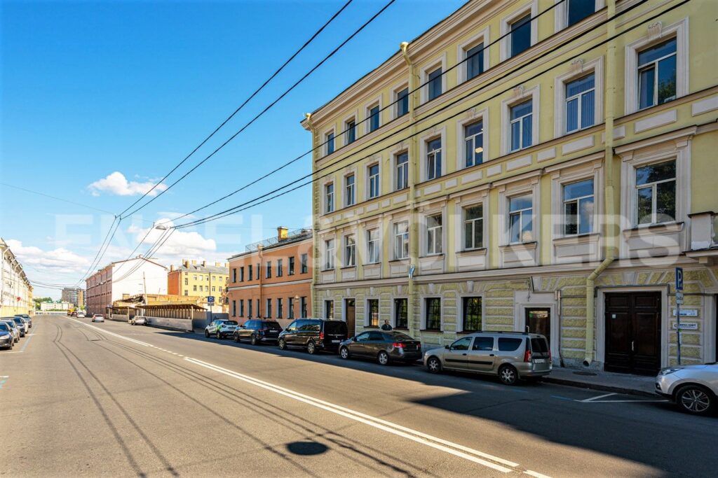 пр. Бакунина, д. 29 Фасад дома со стороны проспекта