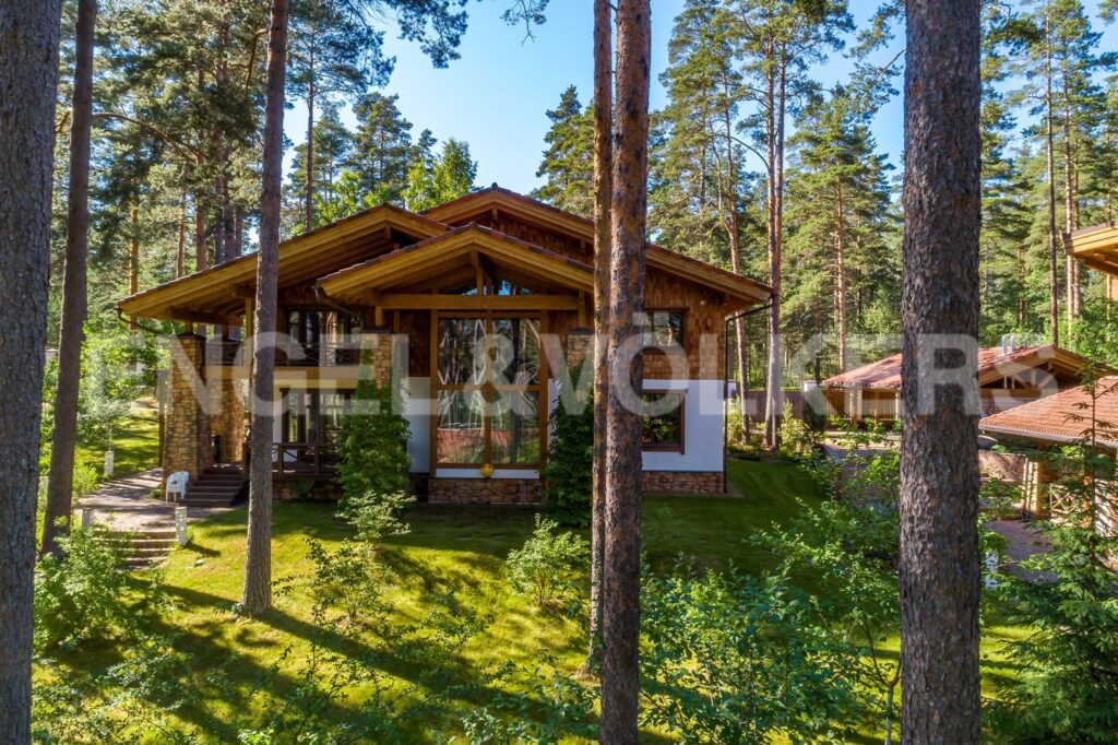 пос. Сосново, ул. Мередианная, д. 34 2. Вид на дом