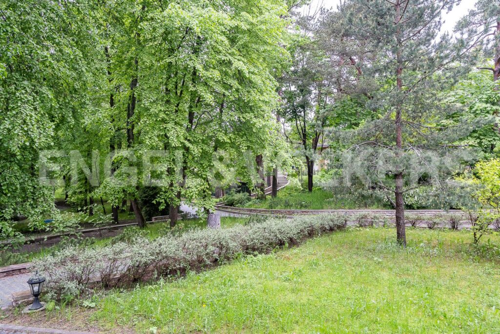 ул. Максима Горького, 21 Закрытая территория поселка