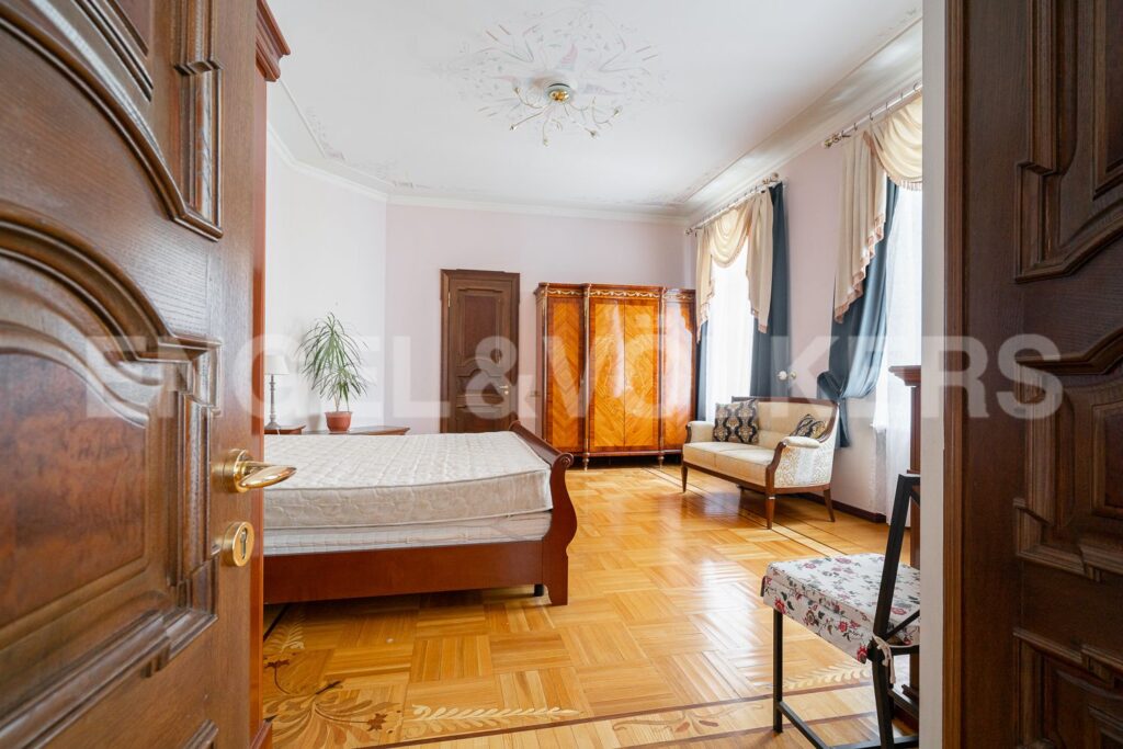 наб. канала Грибоедова, 19 Мастер-спальня с ванной комнатой