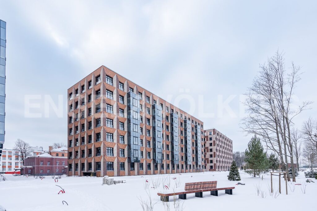 Петровский проспект, 11к3 Панорама на комплекс со стороны набережной
